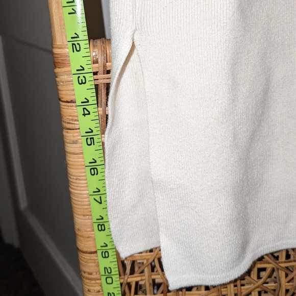 Knit White Sweater Skirt w Slit - Picture 4 of 6